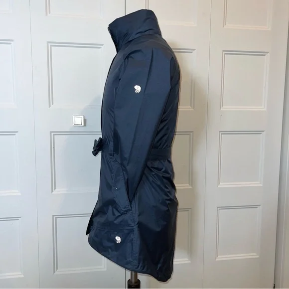 Mountain Hardware 3/4 rain jacket in super condition!!!! - Picture 4 of 15